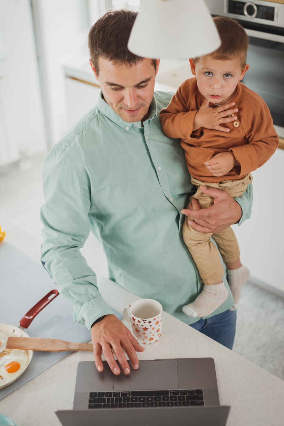 Parent navigating an imbalanced share of household responsibilities