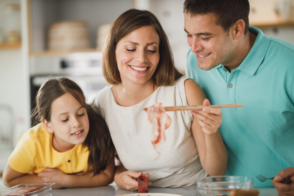 Family teaching genuine gratitude during Thanksgiving